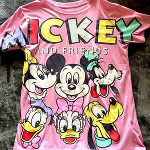 Pink MICKEY & FRIENDS colorful t-shirt Size SMALL Disney